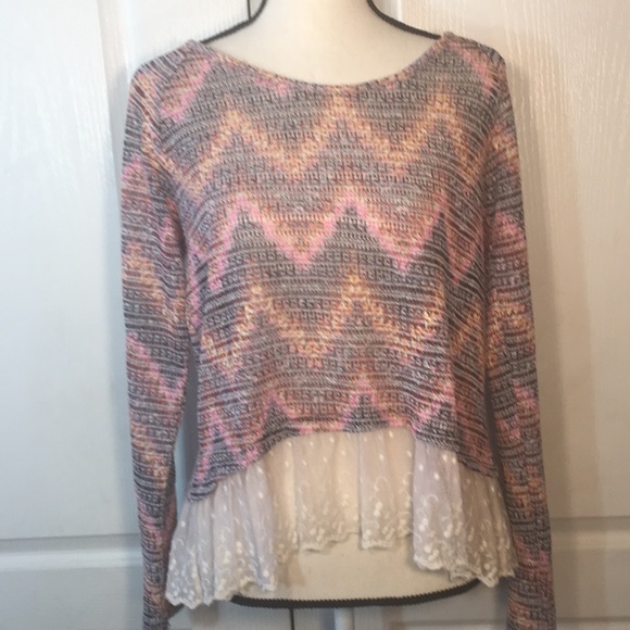 heart n crush Tops - Heart n crush very light/ thin sweater heart n crush Tops - Heart n crush very light/ thin sweater